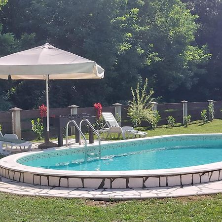 Villa Kuca Za Odmor Mazuran Karlovac Exterior foto